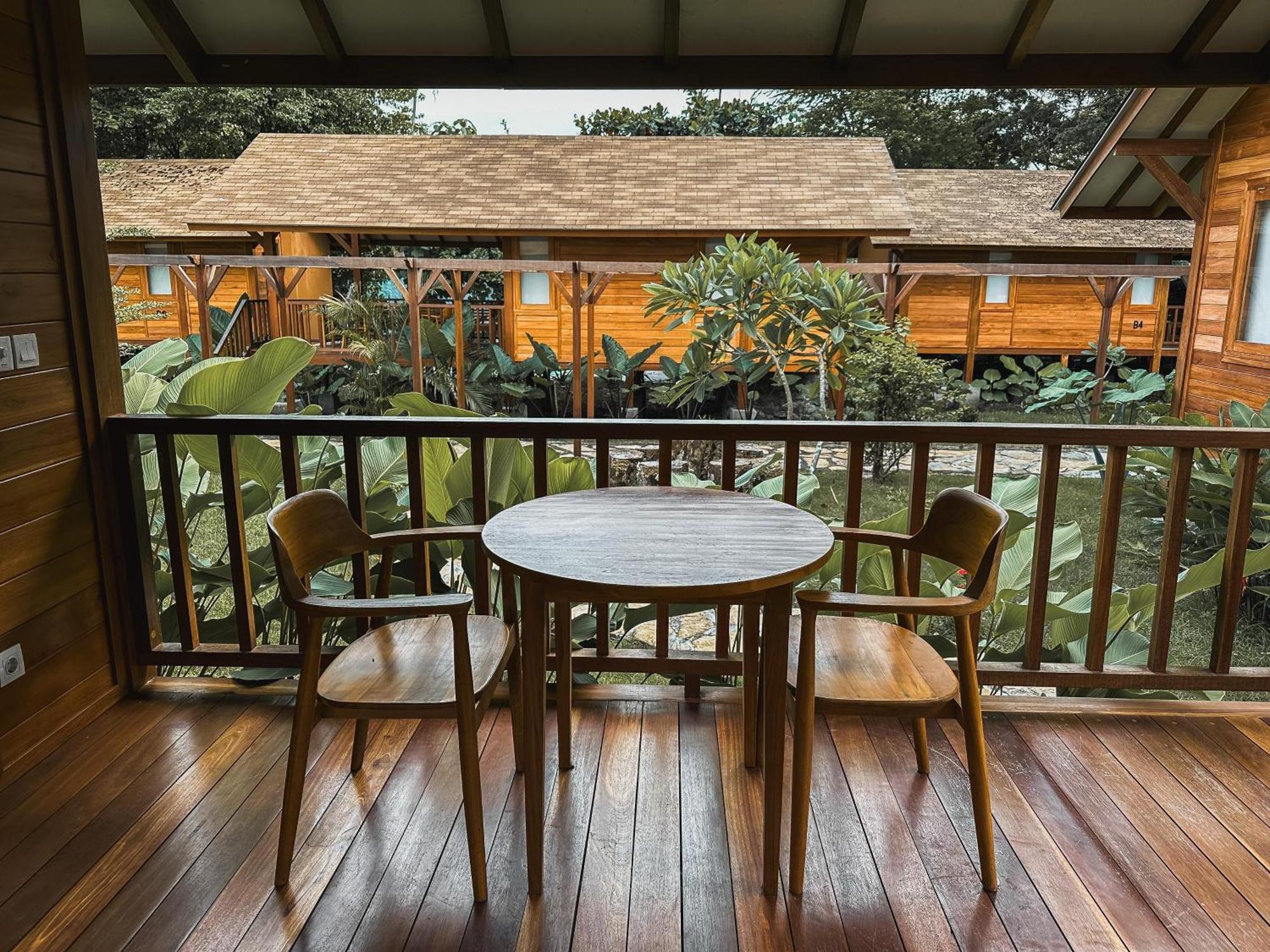 Tropik Resort Lombok Selong Belanak Exterior foto
